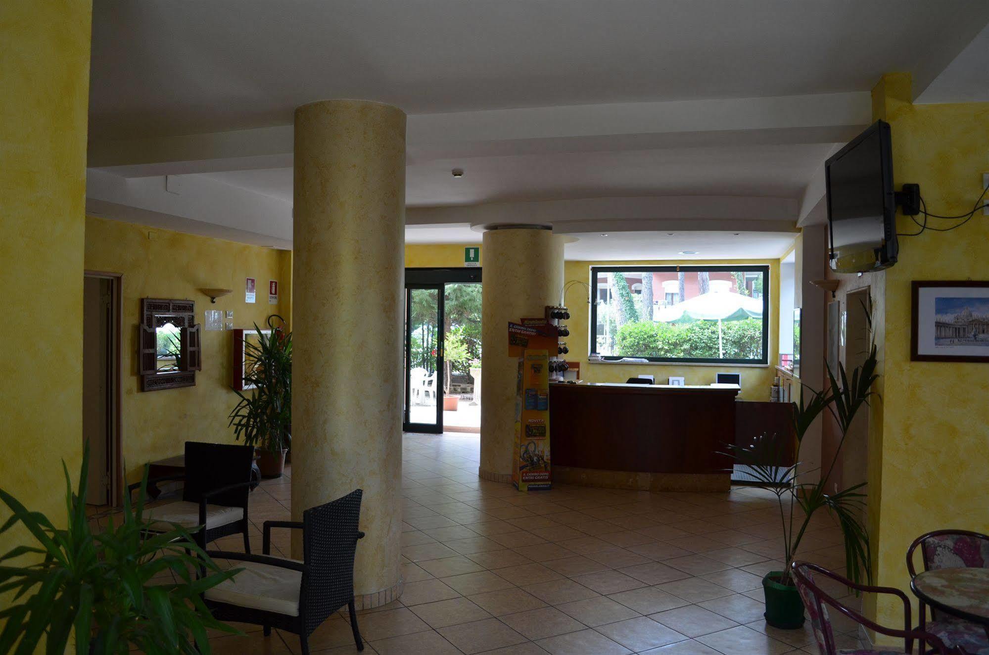 Hotel B&B Des Bains Milano Marittima Exterior foto